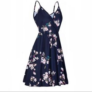 Floral spring dress with interior pocket